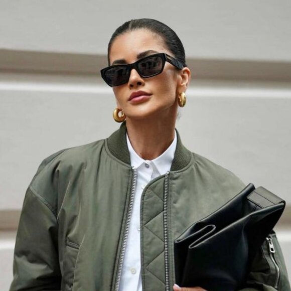 Bottega Veneta BV1143S 001 Sunglasses Black Rectangle Frame, Grey Lenses - Picture 2 of 10